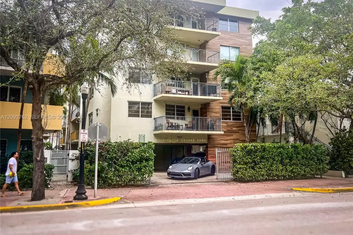 220 Washington Ave #4B, Miami Beach: photo 1 of 15