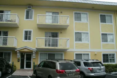150 NE 15th Ave #248, Fort Lauderdale: photo 1 of 17