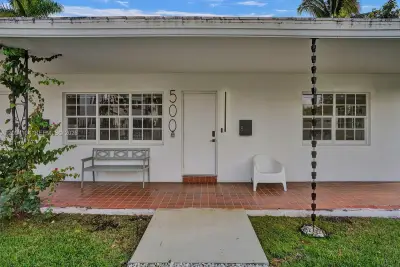 500 NE 66th St #1, Miami: photo 1 of 22
