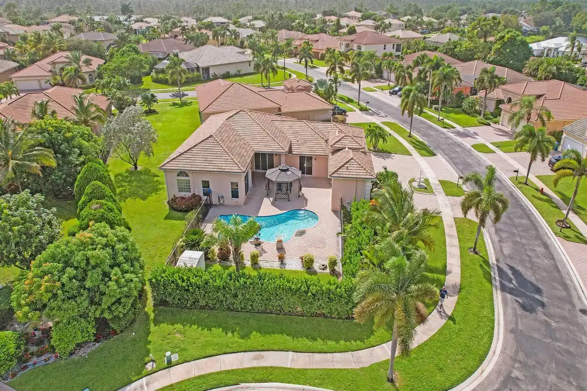 2933 E Fontana Ct, Royal Palm Beach: photo 1 of 101