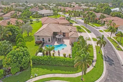 2933 E Fontana Ct, Royal Palm Beach: photo 1 of 101