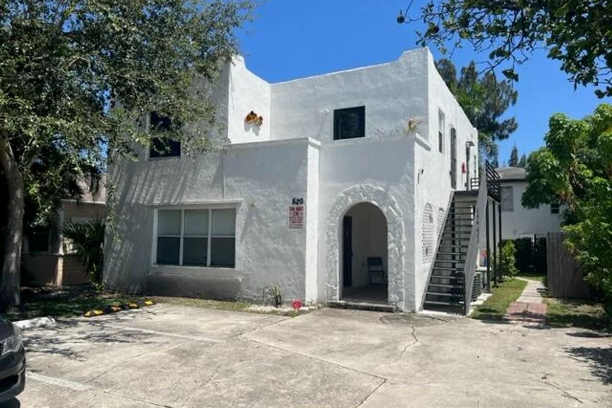 520 N E St, Lake Worth Beach: photo 1 of 27
