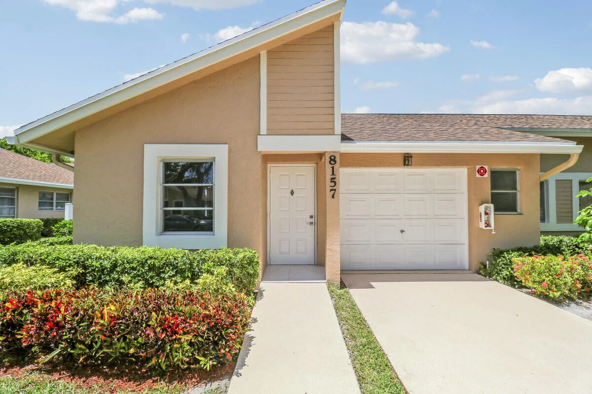8157 Springtree Rd, Boca Raton: photo 1 of 24