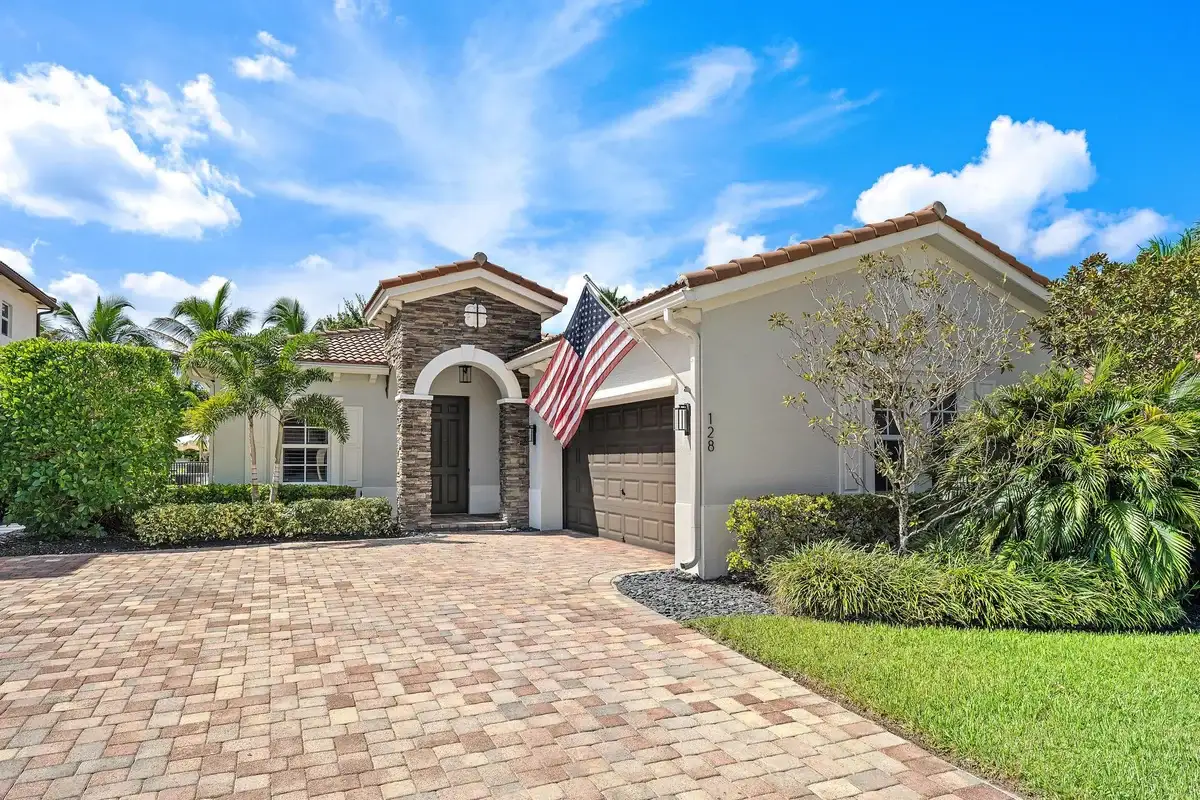 128 Behring Way, Jupiter: photo 1 of 29
