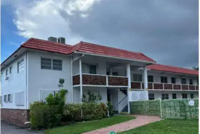 22 SE 3rd Ter #26, Dania Beach: photo 1 of 12