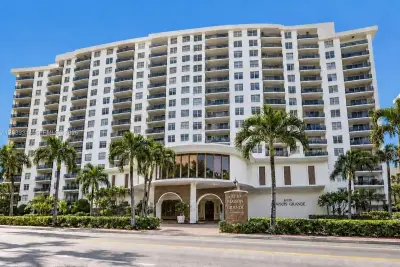 6039 Collins Ave #407, Miami Beach: photo 1 of 26
