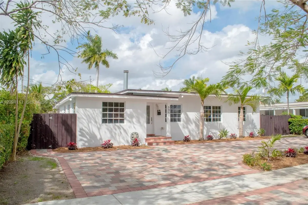 5951 SW 46th Ter, Miami: photo 1 of 22