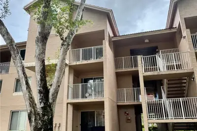 10521 SW 157th Pl #306, Miami: photo 1 of 18