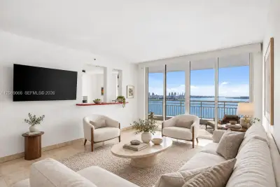 808 Brickell Key Dr #2002, Miami: photo 1 of 36