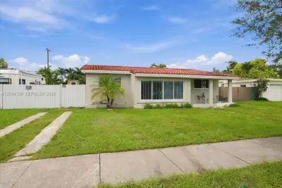 9625 Dominican Dr, Cutler Bay: photo 1 of 43