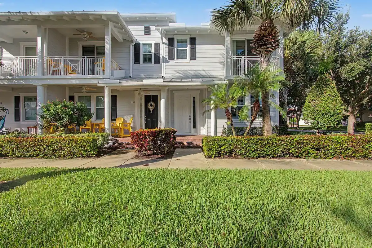 1334 S Community Dr, Jupiter: photo 1 of 32