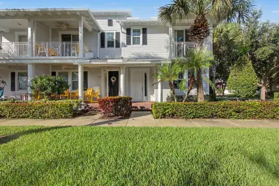 1334 S Community Dr, Jupiter: photo 1 of 32