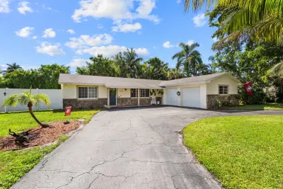 7400 Clarke Rd, Lake Clarke Shores: photo 1 of 38