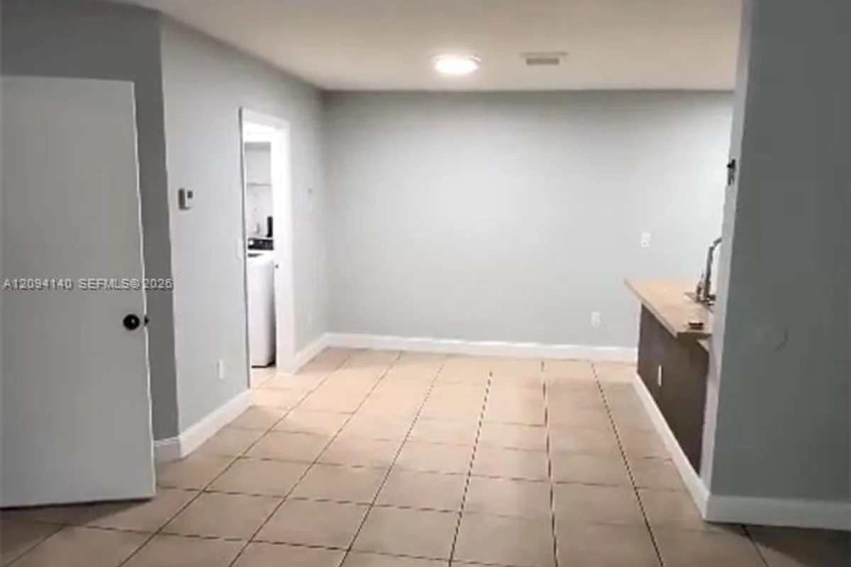 18314 NW 68th Ave #O, Hialeah: photo 1 of 1
