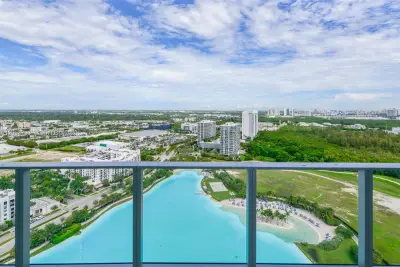 2411 Laguna Cir #2707, North Miami: photo 1 of 51