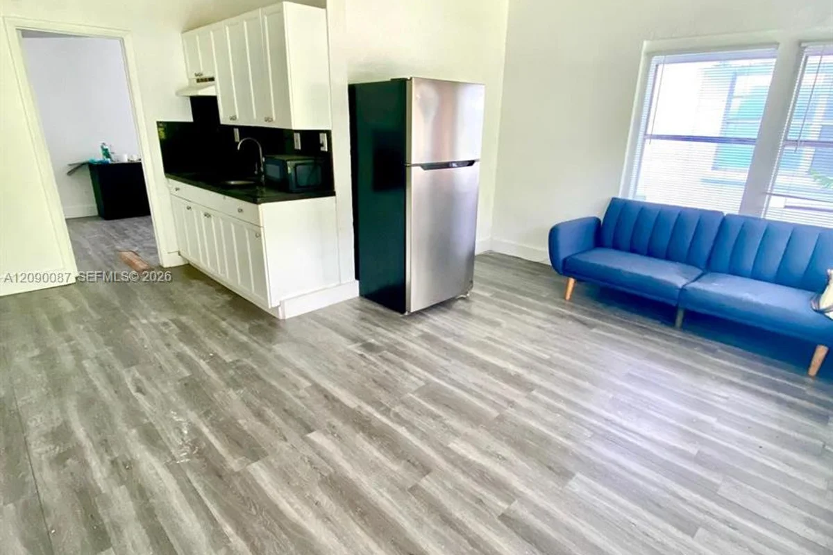 1555 Pennsylvania Ave #101, Miami Beach: photo 1 of 12
