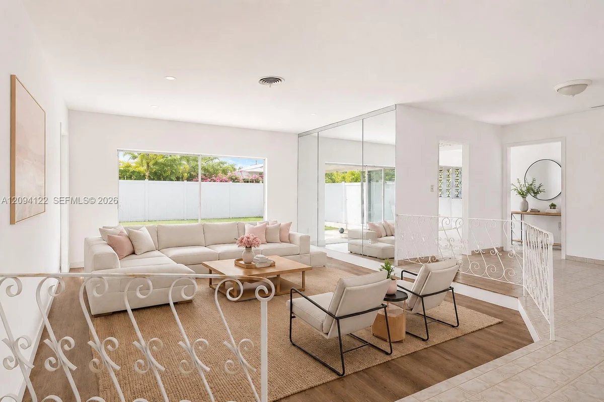 17355 NE 7th Ave, Miami: photo 1 of 15
