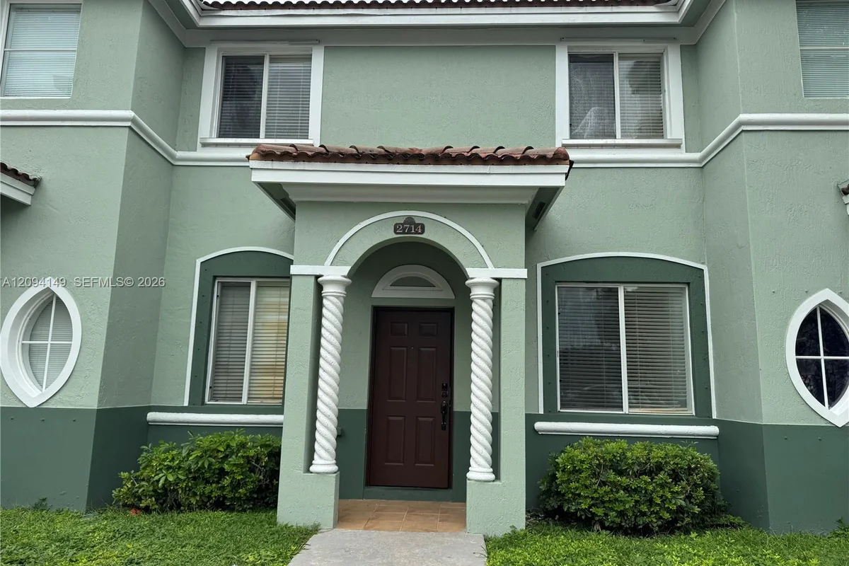 2714 SE 15th Rd #10, Homestead: photo 1 of 1