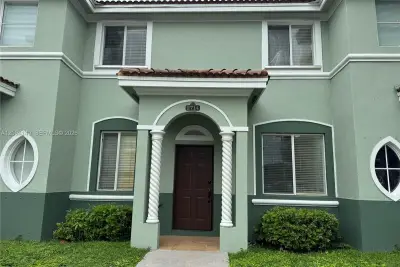 2714 SE 15th Rd #10, Homestead: photo 1 of 1