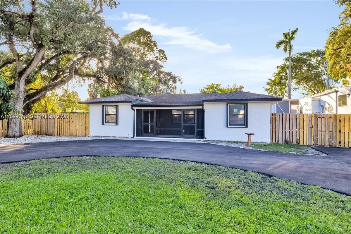 4837 SW 28th Ave, Dania Beach: photo 1 of 52