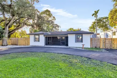 4837 SW 28th Ave, Dania Beach: photo 1 of 52