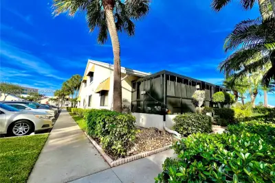 3318 NW 103rd Ave, Sunrise: photo 1 of 42