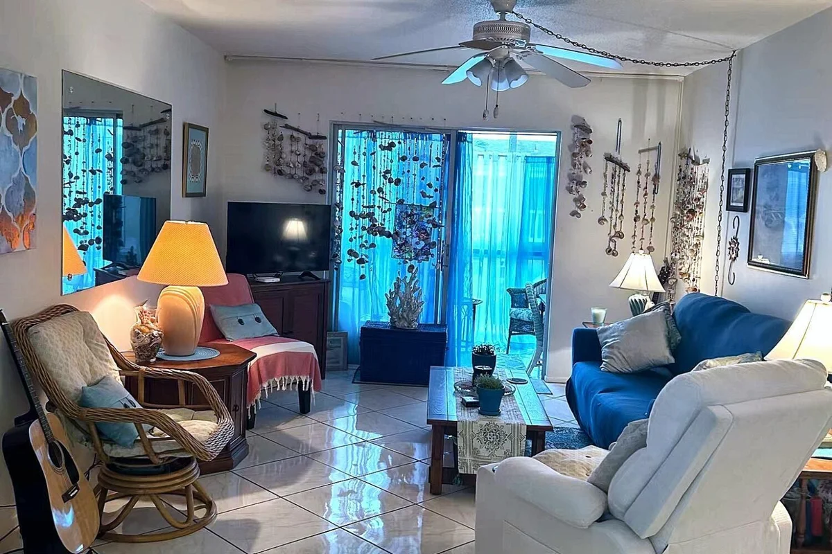2131 NE 1st Ct NE #204, Boynton Beach: photo 1 of 15