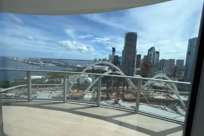 1400 Biscayne Blvd #3102, Miami: photo 1 of 19