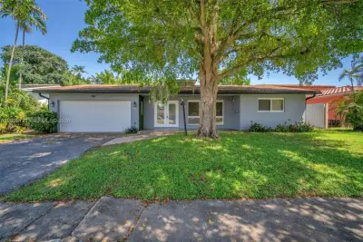 609 N 46th Ave, Hollywood: photo 1 of 25
