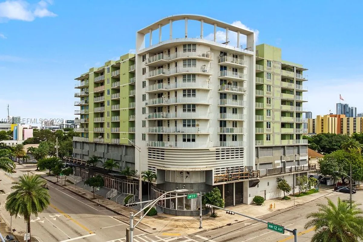 219 NW 12th Ave #807, Miami: photo 1 of 31