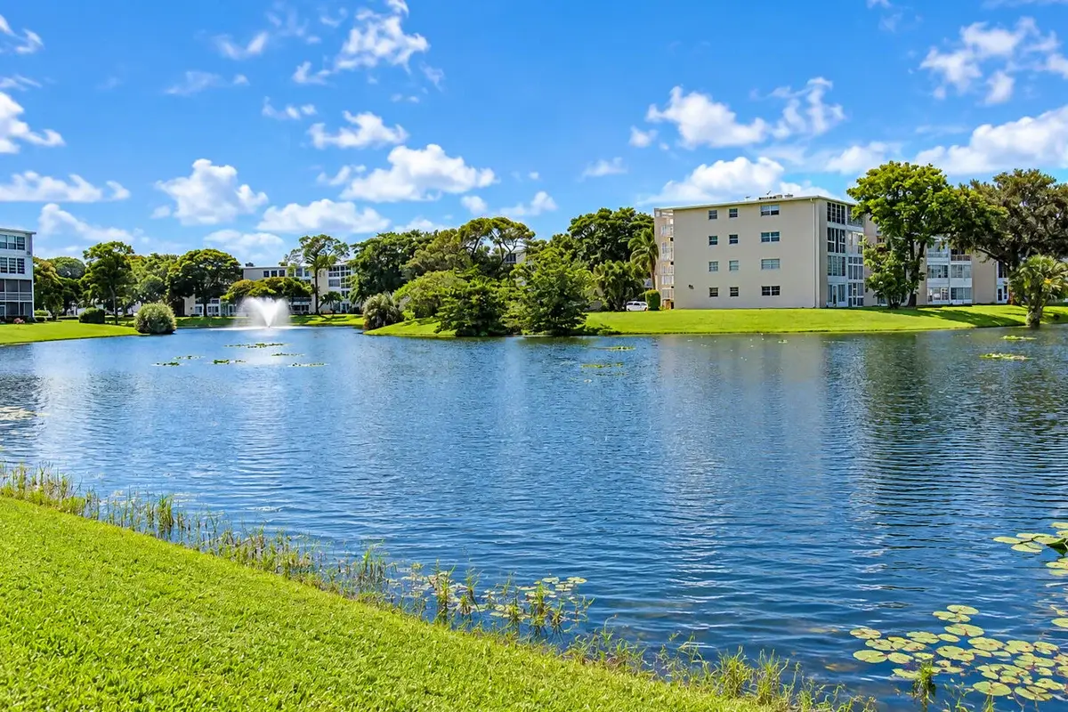 2012 Ashby C, Deerfield Beach: photo 1 of 25