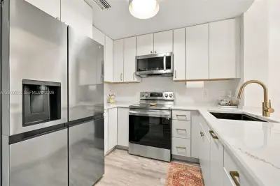 8531 NW 139th Ter #1406, Miami Lakes: photo 1 of 33