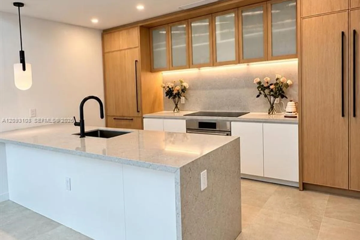 2200 Brickell Ave #GV11, Miami: photo 1 of 17