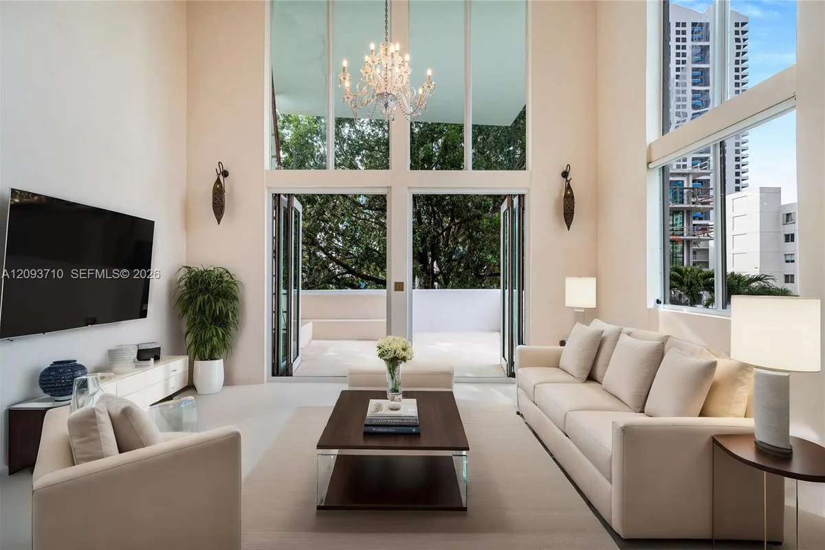 1428 West Ave #201, Miami Beach: photo 1 of 38