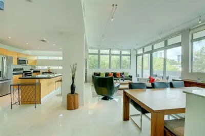 1577 Bay Rd #201, Miami Beach: photo 1 of 36
