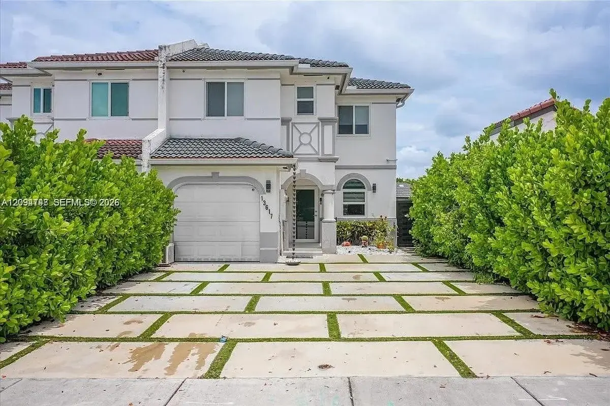 13617 SW 264th Ter, Homestead: photo 1 of 30