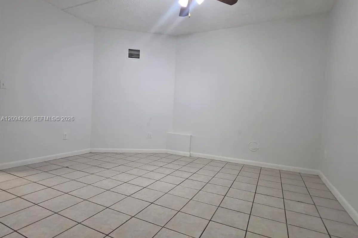 9801 SW 13th Ct, Pembroke Pines: photo 1 of 7