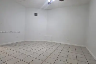 9801 SW 13th Ct, Pembroke Pines: photo 1 of 7