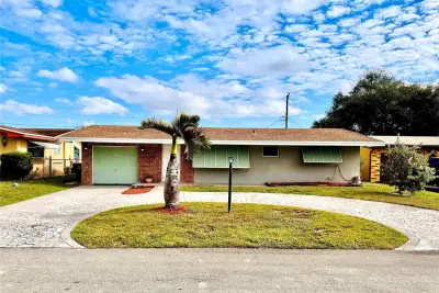 1411 NW 79th Way, Pembroke Pines: photo 1 of 16