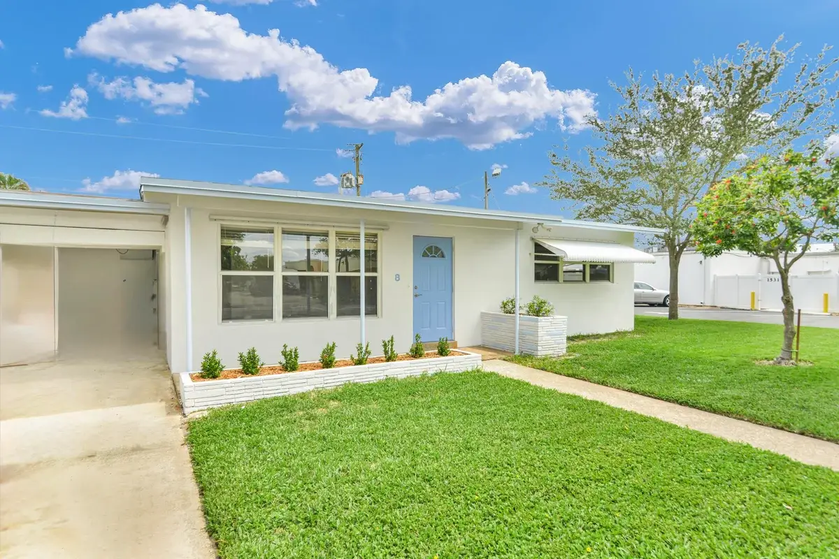 8 NE 15th Ave, Pompano Beach: photo 1 of 19