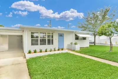 8 NE 15th Ave, Pompano Beach: photo 1 of 19