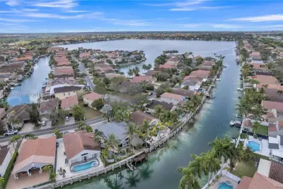 13318 SW 144th Ter, Miami: photo 1 of 48