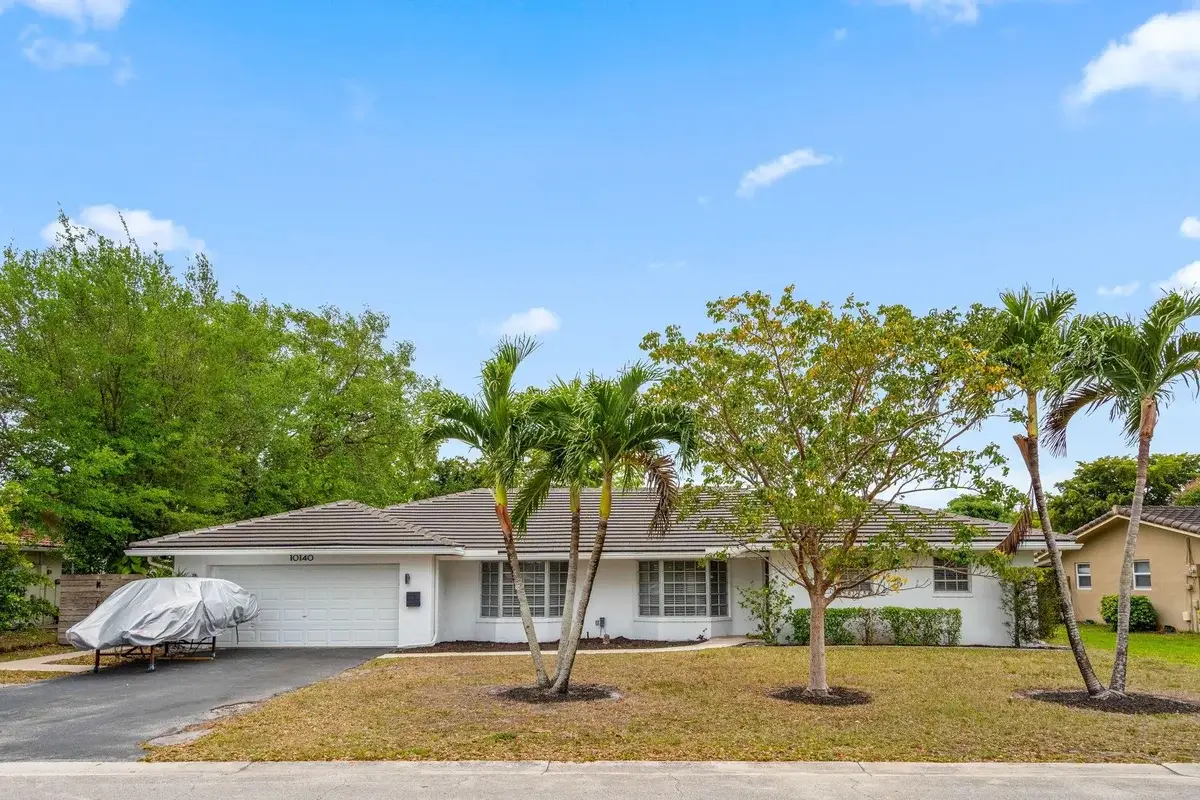 10140 NW 37th St, Coral Springs: photo 1 of 48