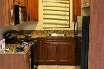 1925 Madison St #23, Hollywood: photo 1 of 22