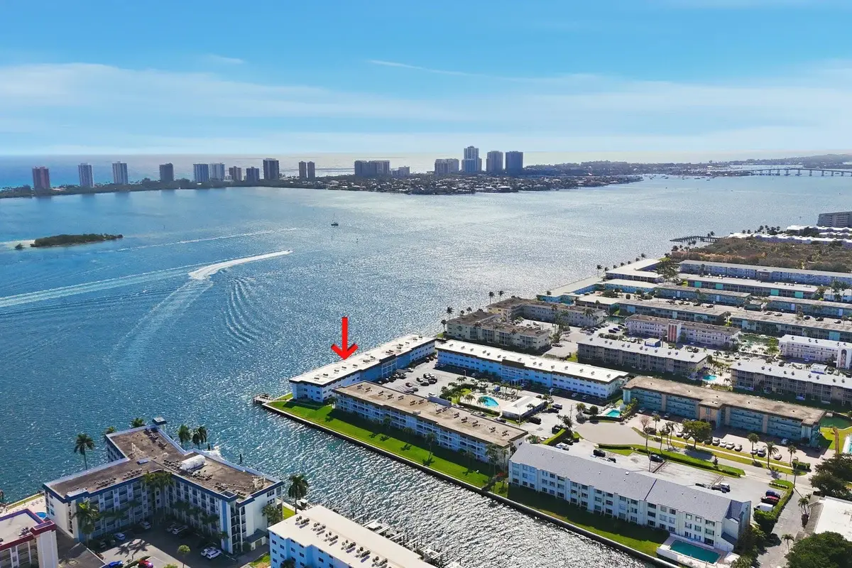100 Shore Ct #104, North Palm Beach: photo 1 of 40