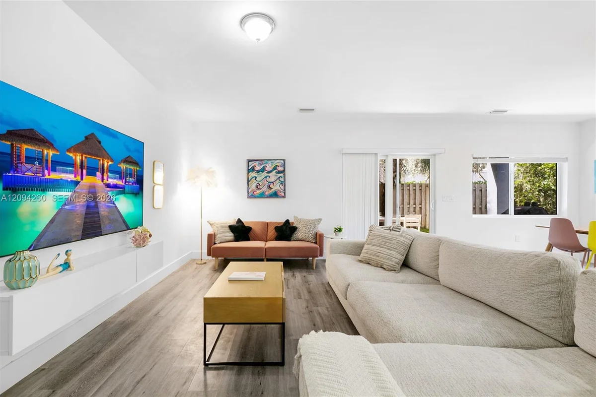 1123 NE 23rd Ter, Pompano Beach: photo 1 of 31