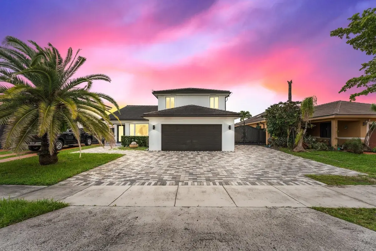 15015 NW 88th Ct, Miami Lakes: photo 1 of 39
