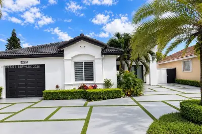 12967 NW 7th Ln, Miami: photo 1 of 17