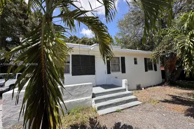 2335 NW 43rd St #A, Miami: photo 1 of 21
