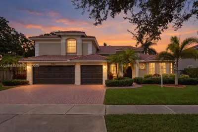 13875 NW 20th St, Pembroke Pines: photo 1 of 57